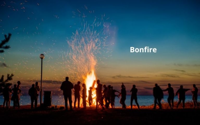 Campfire Vs Bonfire - What's The Difference (Is A Bonfire Bigger Than A ...